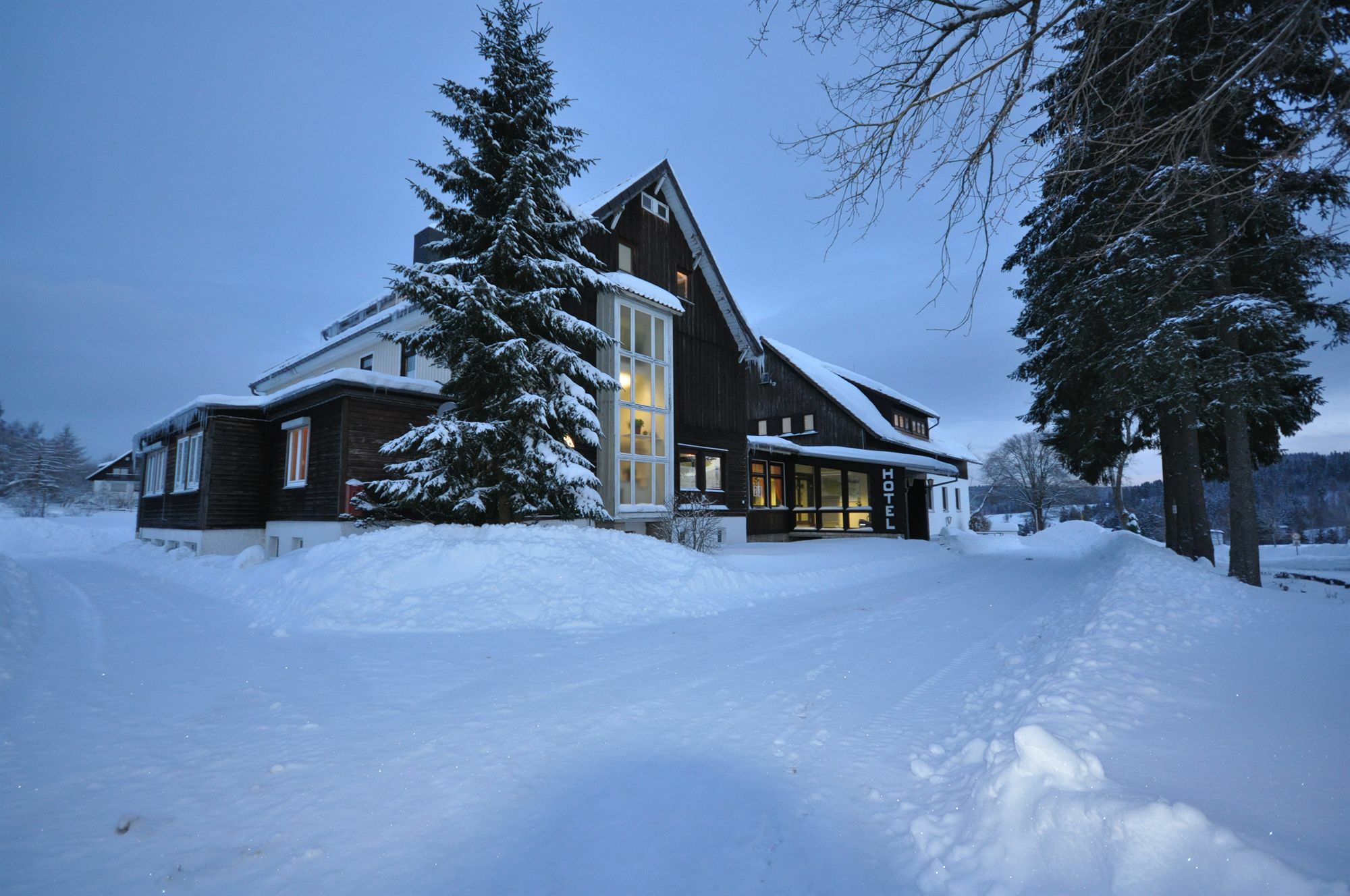 Hotel & Hostel Drei Baeren Альтенау Экстерьер фото